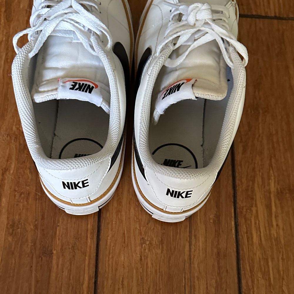Nike White and Brown Unisex Sneakers
US Size 7 - Picture 4 of 8